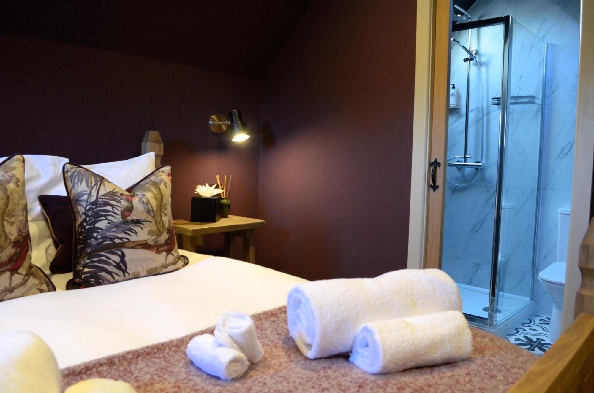 HOTEL HOLLOW BOTTOM - B&B | ⋆⋆⋆⋆ | GUITING POWER, UNITED KINGDOM ...